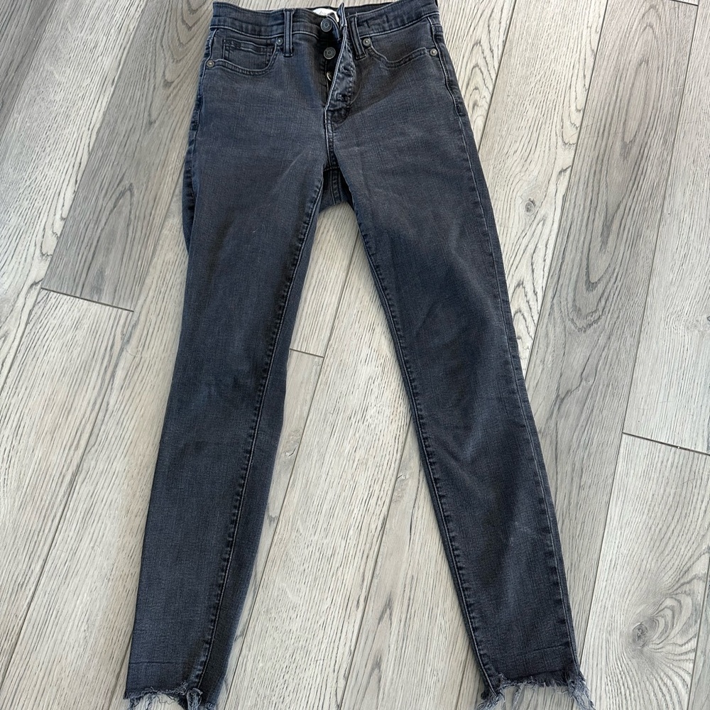 Madewell. 9” high rise skinny. 26. Button fly.